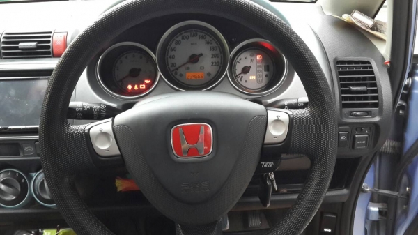 ขาย HONDA jazz 2004 ตัว TOP ขาย HONDA jazz 2004 ตัว TOP