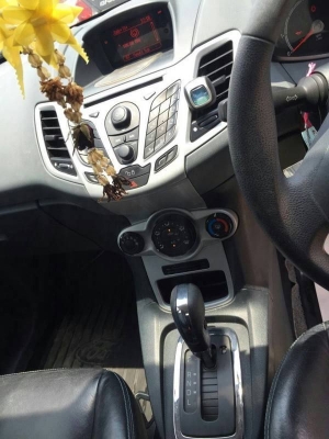 Ford Fiesta ปี12 ออโต้ เบาะหนัง ตัวรองTOP Ford Fiesta ปี12 ออโต้ เบาะหนัง ตัวรองTOP