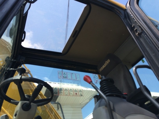 Komatsu PW130-7K ปี 2005 นำเข้าจากยุโรป ถึงไทยแล้ว สวยมาก ขายราคาถูกครับ