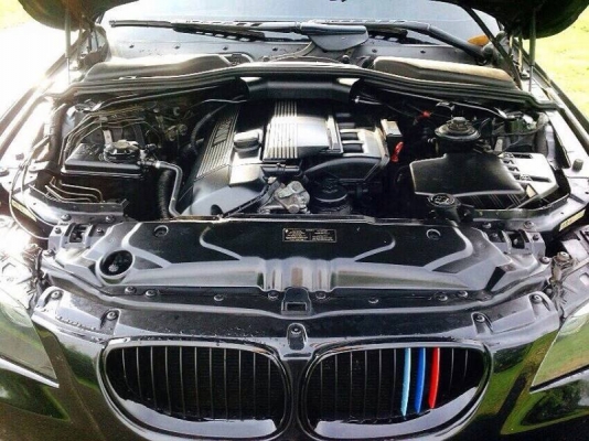 BMW 520i  ปี04    แต่งเครื่องเสียง  จอหน้า  เบาะหนัง