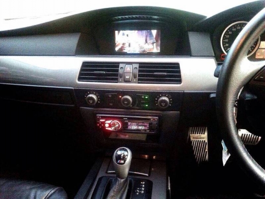 BMW 520i  ปี04    แต่งเครื่องเสียง  จอหน้า  เบาะหนัง