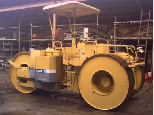 รถบด 3 ล้อเหล็ก KAWASAKI K102 ปี1996 1552ชม. ใครหาอยู่ติดต่อมได้เลยครับ