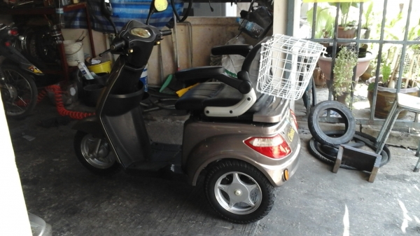 ขายรถสาล้อไฟฟ้า uda ราคา20500 บาท