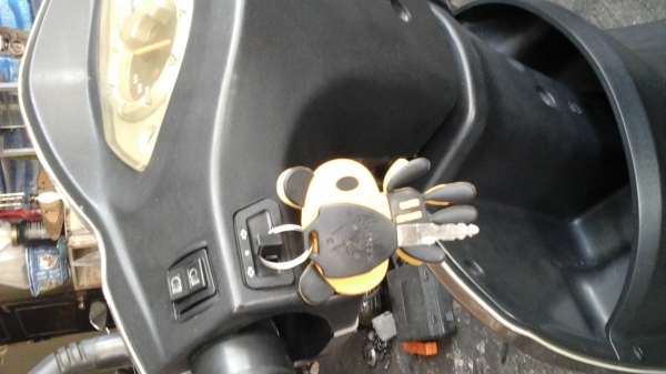 ขายรถสาล้อไฟฟ้า uda ราคา20500 บาท ขายรถสาล้อไฟฟ้า uda ราคา20500 บาท