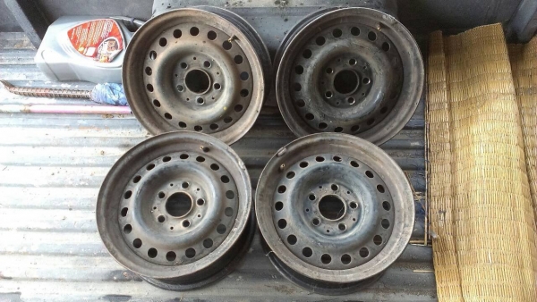 ขายล้อกระทะเหล็กพร้อมฝาครอบขอบ14"5รู112 BENZ ขายล้อกระทะเหล็กพร้อมฝาครอบขอบ14"5รู112 BENZ