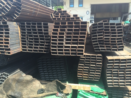 ขายเหล็กเกรดเอล้างสต็อกครับ ไม่มีรอยเชื่อมรอยแตก มีแค่สนิมเส้นด้านนอกมัดครับ