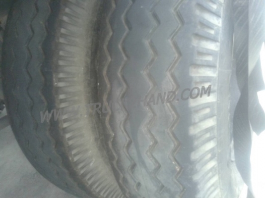 หางพื้นเรียบยาว 12 เมตร ต่ออู่พนัส จดทะเบียนปี 46 เลขคัชซี P36-1296 แบบรุ่น PS2-SC1200A น๊อต 8 ตัว ยาง 10.00-20 / 2 เพลา