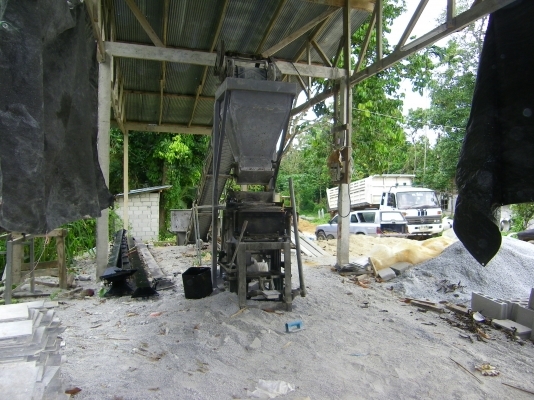 ขายเครื่องอัดอิฐบล็อก,แบบเสา,แบบปล้องบ่อ,เครื่องโม,อื่นๆ