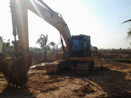 ต้องการขายรถแมคโค CAT 320D สภาพรถใหม่มือเดียว คนขับคนเดียว รถปลอดภาระ เอกสารพร้อมโอน