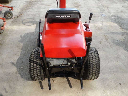 ขายรถตัดหญ้าHONDA HT-R 3009 พร้อมใช้งาน