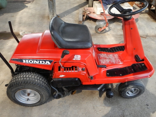 ขายรถตัดหญ้าHONDA HT-R 3009 พร้อมใช้งาน