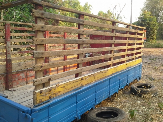 ขายกระบะหก กว้างประมาณ 2.2 เมตร ยาว 4 เมตรกว่า ราคาถูก กระบะมืดมีผุเล็กน้อย กระบะพื้นดูดี