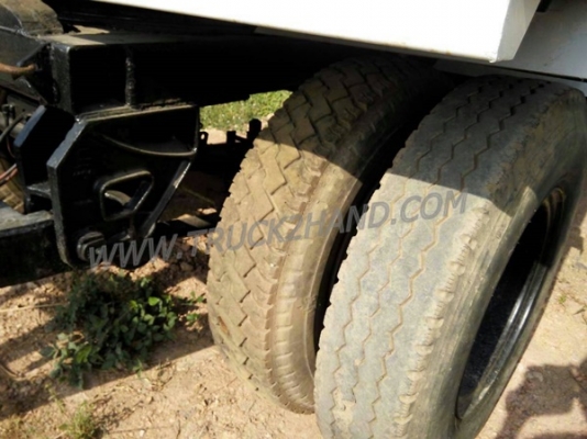 หางพื้นเรียบ