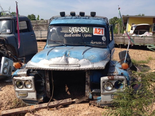 หัวรถบรรทุกหน้ายาวเดิมๆสวยๆ