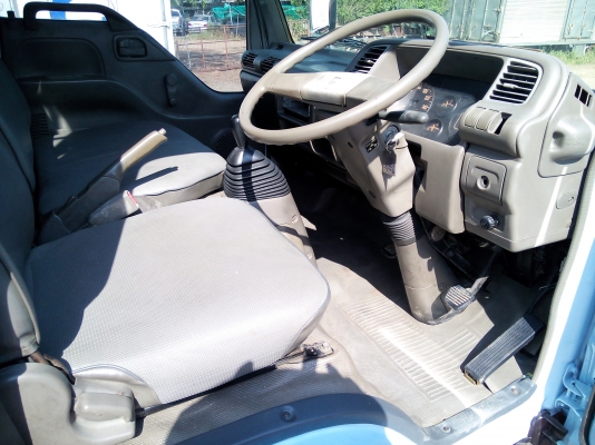 4 ล้อบรรทุก  ISUZU  NKR  88 แรงม้า  * ยาว 3.20 ม. *  รถสวยเดิม+สวยจริง+สภาพพร้อมใช้งาน * รถห้างแท้ * มีเล่มพร้อมโอน *