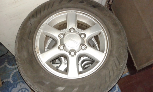 ขายยางพร้อม Max ขอบ 15   6รู