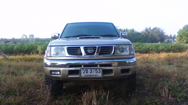 ขายนิสสันฟรอนเทียร์ปี01 เครื่อง2.5เทอโบอินเตอสี่ประตู4wdแรงๆหล่อๆครับ