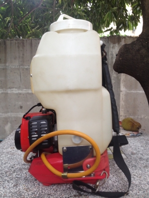 เครื่องพ่นยาโรบิ้น (Robin rs233)