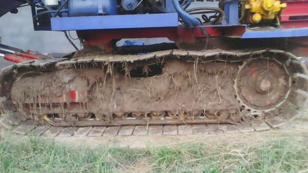 รถเกี่ยว ไทยเจริญ อุ้ม 2.5 ตัน  ตามภาพ   ราคา 450,000  บาท