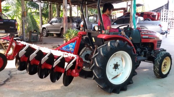 ขายครับรถไถยันม้า35แรงสองเพลา ราคา195000บาท รถสวยมากเดิมๆ ยังไม่ได้ล้างมีผาน5หนึ่งอันอยู่ วังบัว อ คลองขลุง จ กำแพงเพชรสนใจโทร 0813655997 อำพรพาเจริญราคาคุยกันได้อีกนะครัย ขายครับรถไถยันม้า35แรงสองเพลา ราคา195000บาท รถสวยมากเดิมๆ ยังไม่ได้ล้างมีผาน5หนึ่งอันอยู่ วังบัว อ คลองขลุง จ กำแพงเพชรสนใจโทร 0813655997 อำพรพาเจริญราคาคุยกันได้อีกนะครัย