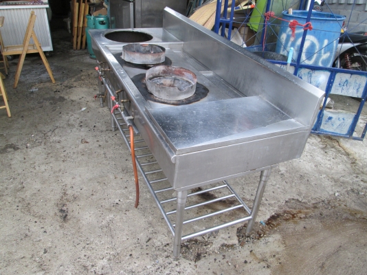 เตาใหญ่ 3 หัว  ใช้ปกติครับ   ไม่มีผุ   แสตนเลสหนาโรงงานครับ