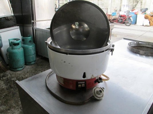 หม้อหุงข้าวแก็ส ขนาดใหญ่ ใช้งานปกติ ราคาถูกครับ หม้อหุงข้าวแก็ส ขนาดใหญ่ ใช้งานปกติ ราคาถูกครับ
