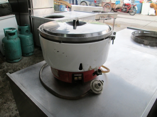 หม้อหุงข้าวแก็ส  ขนาดใหญ่   ใช้งานปกติ  ราคาถูกครับ