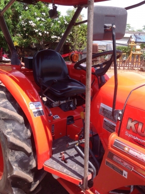 แทรกเตอร์คูโบต้า 3608 สภาพเยี่ยมเดิมทั้งคัน มีผานดันหน้า และผานหลัง แทรกเตอร์คูโบต้า 3608 สภาพเยี่ยมเดิมทั้งคัน มีผานดันหน้า และผานหลัง