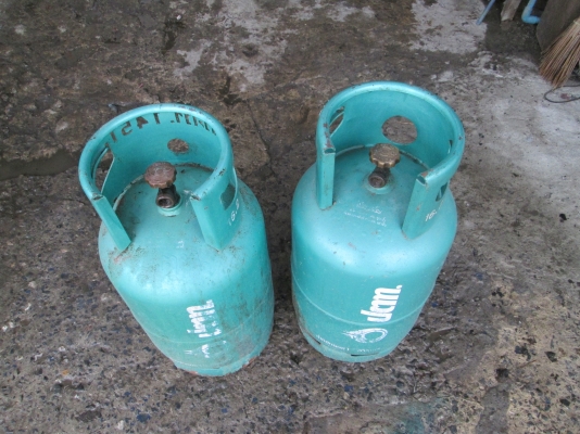 ถังแก็ส ปตท ขนาด 16 กก สภาพดีครับ ใบละ1300บาท ถังแก็ส ปตท ขนาด 16 กก สภาพดีครับ ใบละ1300บาท