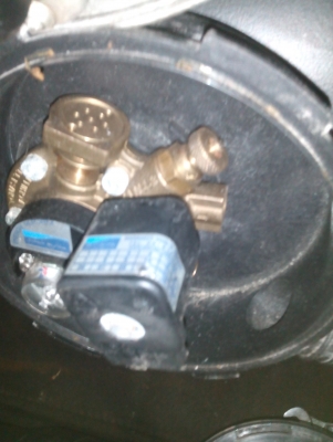 ขายถังแก๊ส75ลิตร+หม้อต้มสภาพดีครับ ขายถังแก๊ส75ลิตร+หม้อต้มสภาพดีครับ