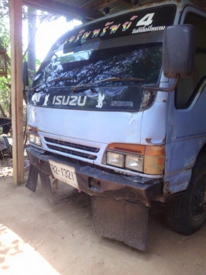 ขายครับ  ดั้มอีชุชุ120 ฝาดำ  Fหลัง  เกียร์เดิม  รถวิ่งงานทุกวัน ขายตามสภาพเลยขนะนี้รถก็พร้อมใช้งานยุ  กะบะดี  ช่วง3.60  ยาง8.25-16