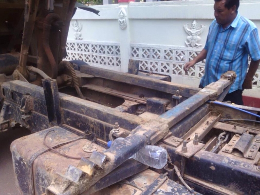 ขายครับ  ดั้มอีชุชุ120 ฝาดำ  Fหลัง  เกียร์เดิม  รถวิ่งงานทุกวัน ขายตามสภาพเลยขนะนี้รถก็พร้อมใช้งานยุ  กะบะดี  ช่วง3.60  ยาง8.25-16