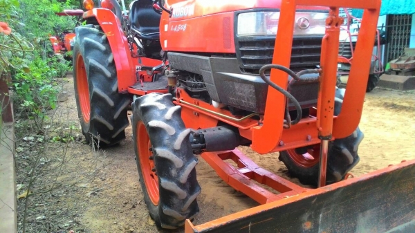 ขายรถไถ KUBOTA L4508 พร้อมดันหน้า ราคา 225,000 พร้อมใช้ ทะเบียนพร้อมโอน อ.แกลง จ.ระยอง  สอบถาม 0818618678