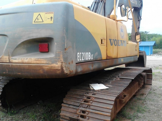 ขายรถแบคโฮVOLVOEC210BLCทํางานได้2470ชั้วโมงปี53