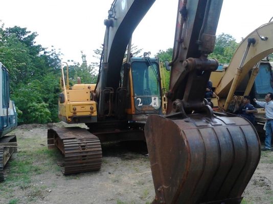 ขายรถแบคโฮVOLVOEC210BLCทํางานได้2470ชั้วโมงปี53
