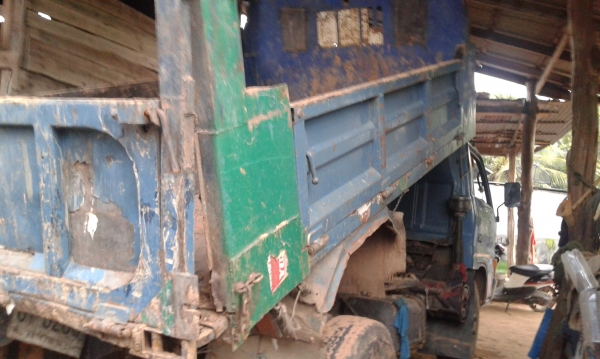 หกล้อดั้ม KS 115 ฝาดำ เกียร์115แท้ ท้ายเอ็ฟ สภาพดีพร้อมใช้งาน ทะเบียน ภาษีเต็ม พร้อมโอน "ราคา268,000บ ครับ