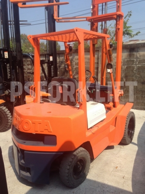ขายฟอร์คลิฟท์ โตโยต้า 4FD25 เสาสูง 6 ม. จากประเทศญี่ปุ่น