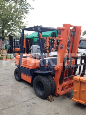 ขายฟอร์คลิฟท์ โตโยต้า 5FD25 เสาสูง 3 ม. จากประเทศญี่ปุ่น