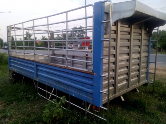 กระบะสแตนเลสยาว5เมตรแชชซี75cm ยกลงจากNPRปี48ครับ(รับติดตั้งให้พร้อมแชชซีกว้างไม่เท่ากันเราใส่ได้ครับ)