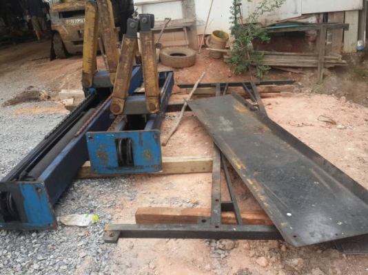 ฮ๊อยยกรถ เก่าญี่ปุ่น ขายตามสภาพ ขนาด 2.5 ตัน ราคา 50,000บาท อุปกรณ์คบ ขาดแค่สลิง