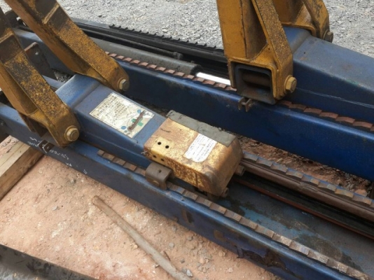 ฮ๊อยยกรถ เก่าญี่ปุ่น ขายตามสภาพ ขนาด 2.5 ตัน ราคา 50,000บาท อุปกรณ์คบ ขาดแค่สลิง