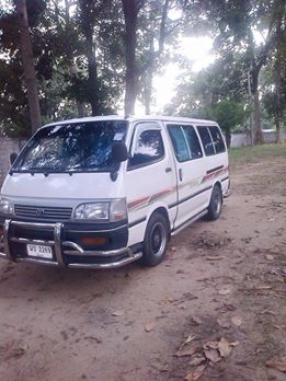 ขายครับ  รถตู้หัวจรวด หลังคาต่ำ ปี2539 เครื่องดี เอกสารพร้อมโอน    รถสวยครับด่วนนะครับ