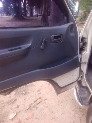 ขายครับ รถตู้หัวจรวด หลังคาต่ำ ปี2539 เครื่องดี เอกสารพร้อมโอน รถสวยครับด่วนนะครับ ขายครับ รถตู้หัวจรวด หลังคาต่ำ ปี2539 เครื่องดี เอกสารพร้อมโอน รถสวยครับด่วนนะครับ