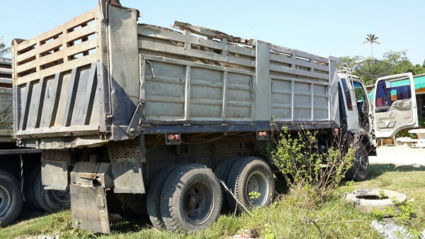 ขายสิบล้อสองเพลาดั้มพ์ HINO FM3H-195HP  รถสภาพพร้อมใช้ เอกสารซื้อ-ขายเจ้าของตัวจริง