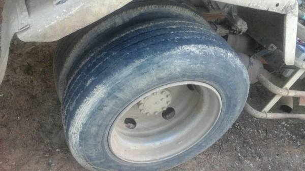 ขายรถ6ล้อโม้ตรง3.5คิวรถนําเข้ามีเล่มทะเบืยนเครือง210แรงม้า