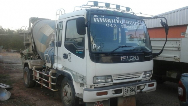 ขายรถ6ล้อโม้ตรง3.5คิวรถนําเข้ามีเล่มทะเบืยนเครือง210แรงม้า