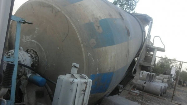 ขายรถ6ล้อโม้ตรง3.5คิวรถนําเข้ามีเล่มทะเบืยนเครือง210แรงม้า