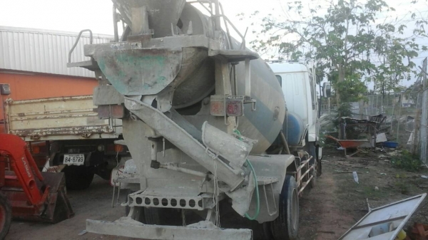 ขายรถ6ล้อโม้ตรง3.5คิวรถนําเข้ามีเล่มทะเบืยนเครือง210แรงม้า