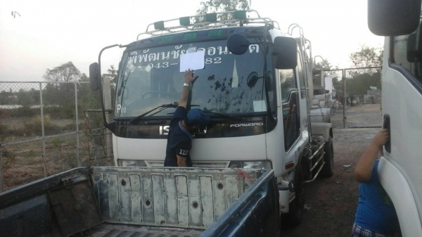 ขายรถ6ล้อโม้ตรง3.5คิวรถนําเข้ามีเล่มทะเบืยนเครือง210แรงม้า