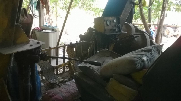 ขายรถคีบ 3 ล้อ ราคาถูก สภาพพร้อมใช้งาน ยางดีมาก เครื่องดี ปั้มดี ใช้งานคีบอ้อยเพิ่งเสร็จครับ